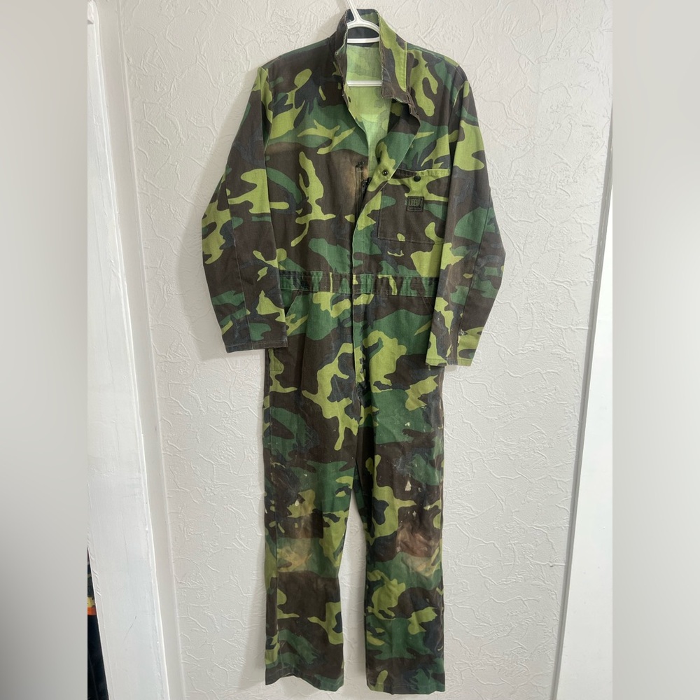 Vintage Liberty Coveralls Jumpsuit Camouflage Mens XL 36x30 Made in USA Hunting